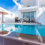 Papaya Villa *