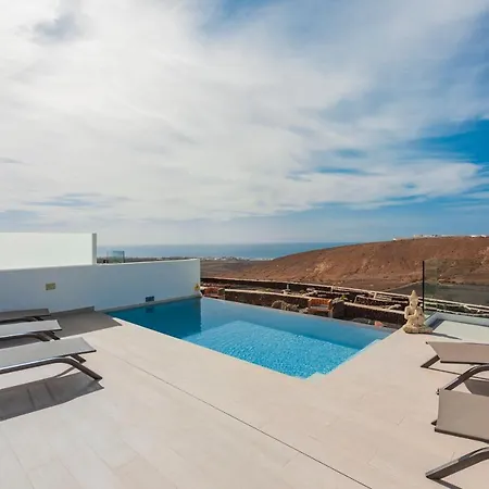 Papaya Villa Tias